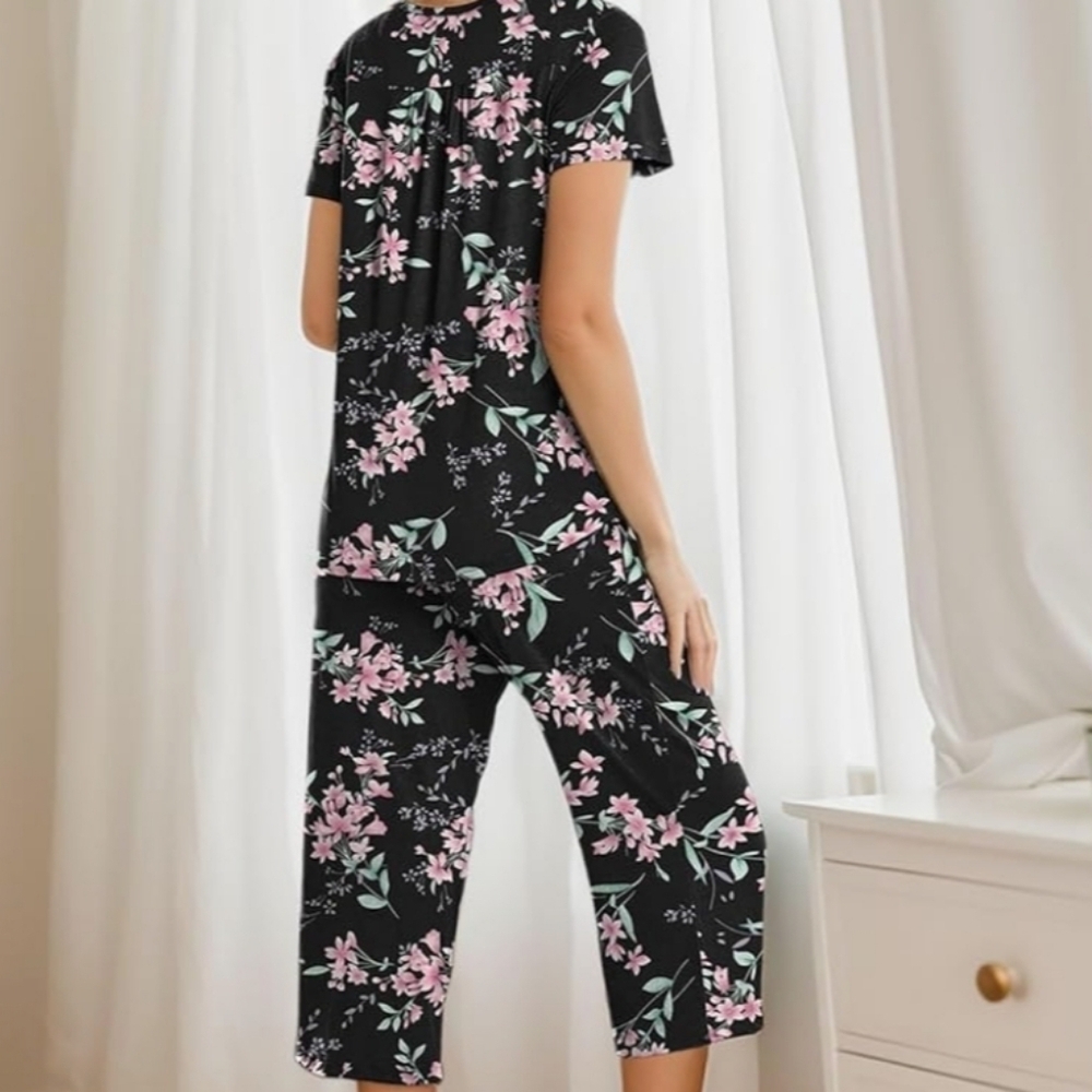 Afifei Women's Sleepwear Capri Pajama Sets Short   Sleeve  NWT Size S - Picture 3 of 15